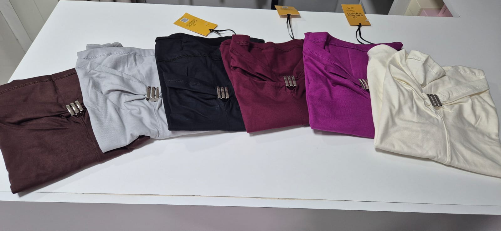 t-shirt cropped detalhe frontal