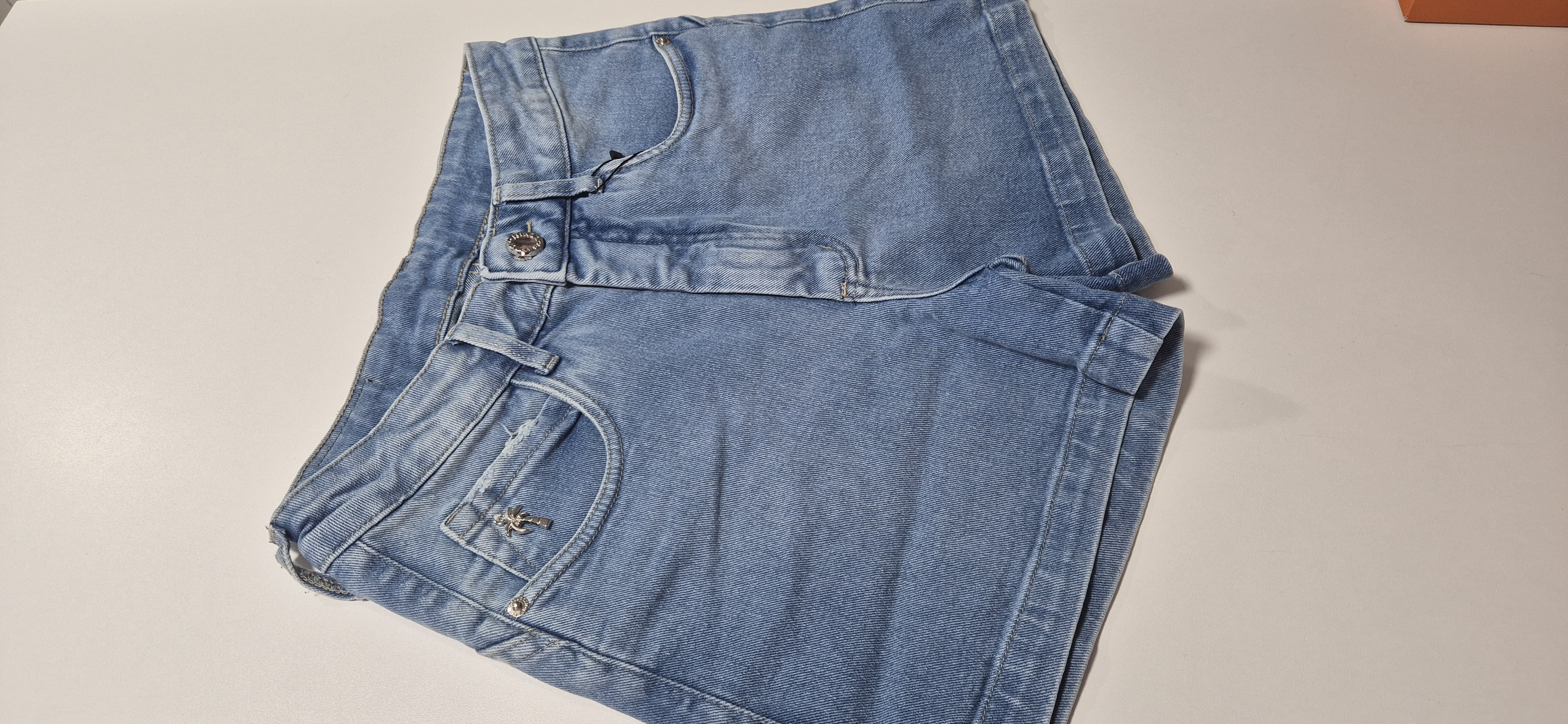 short jeans feminino meia coxa